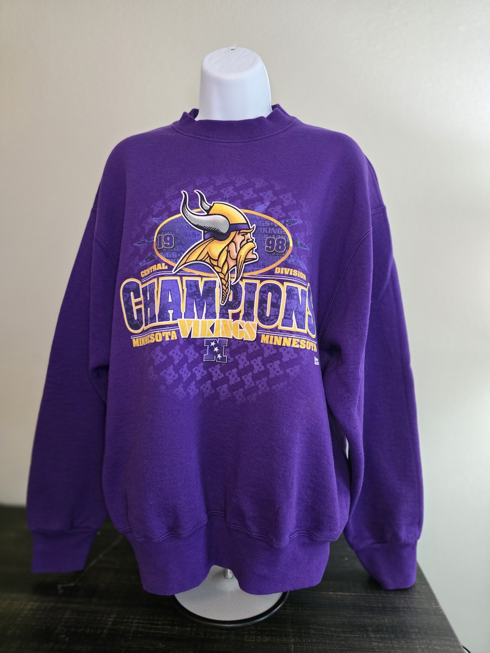 1998 Pro Player Purple Minnesota VIKINGS Champions Graphic Crewneck